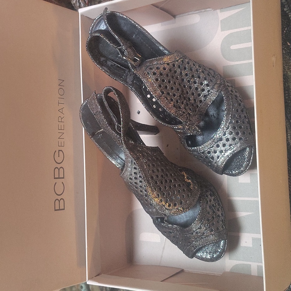 BCBG open toed High Heels Pewter